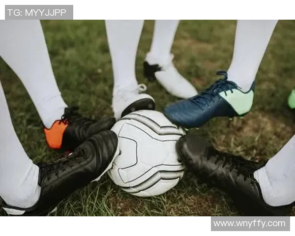 足球球星为何偏爱穿白袜背后隐藏的时尚与实用性秘密解析